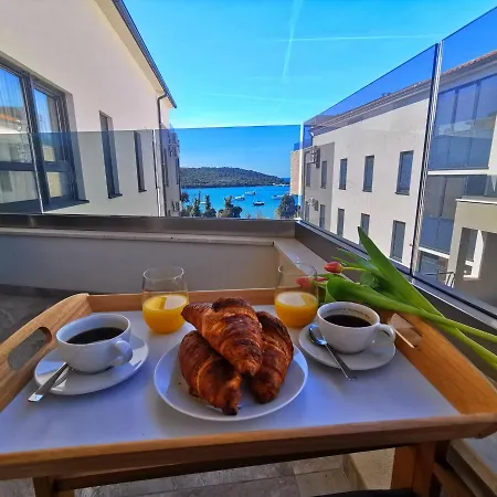 Black Pearl - Luxury Seaside App With Pool & Bbq, Istra Banjole Exterior photo