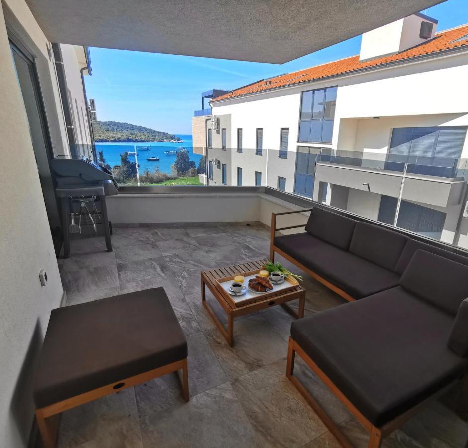 Black Pearl - Luxury Seaside App With Pool & Bbq, Istra Apartment Banjole