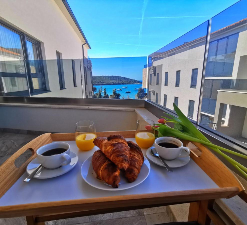 Black Pearl - Luxury Seaside App With Pool & Bbq, Istra Apartment