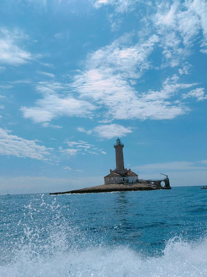 Black Pearl - Luxury Seaside App With Pool & Bbq, Istra * Banjole